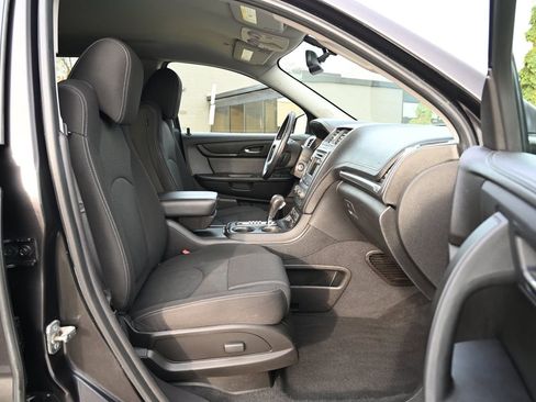 Used 2015 GMC Acadia SLE image 44