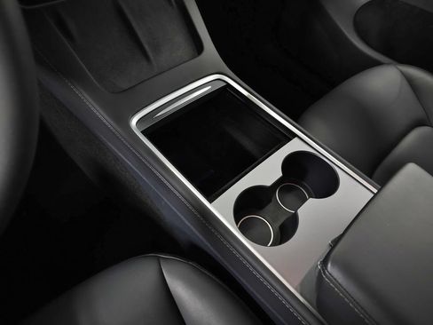 Used 2025 Tesla Model Y Long Range AWD/4WD image 30