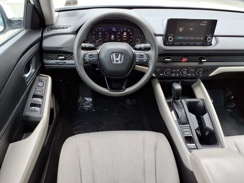 Used 2023 Honda Accord EX image 7