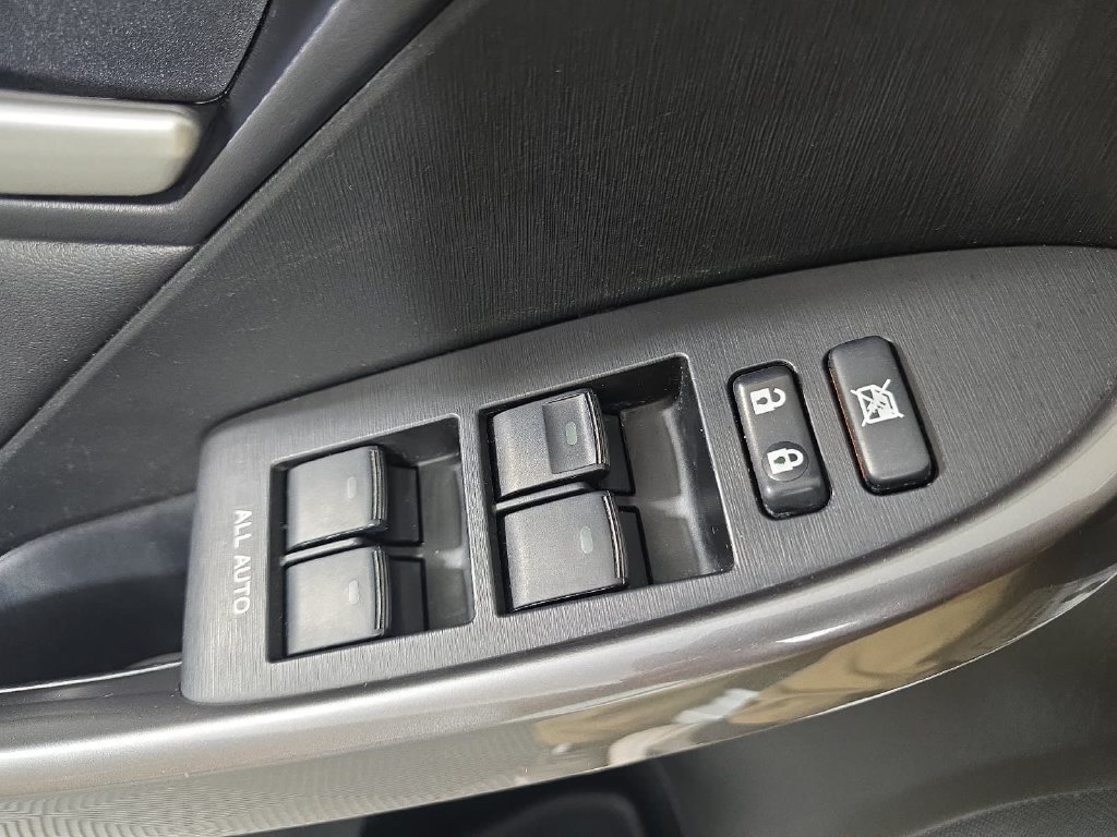 Used 2015 Toyota Prius Persona Series FWD image 24