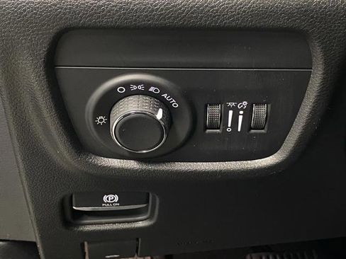 New 2025 Jeep Grand Cherokee Altitude image 24