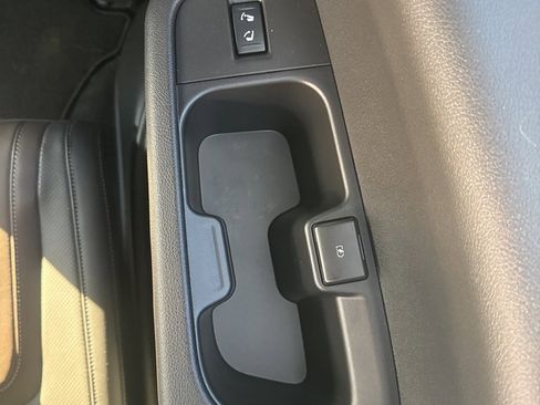 Certified 2025 Nissan Armada Platinum Reserve image 18