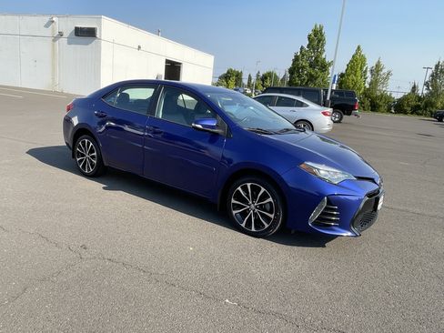 Used 2017 Toyota Corolla XSE w/ Carpet Mat Package (TMS) FWD image 7