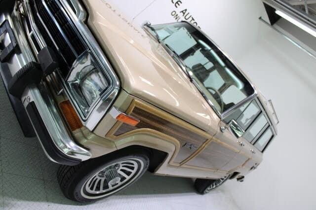 Used 1989 Jeep Grand Wagoneer AWD/4WD image 12