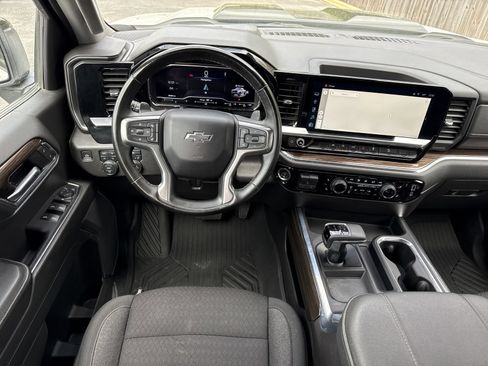 Used 2024 Chevrolet Silverado 1500 LT Trail Boss w/ Protection Package AWD/4WD image 12
