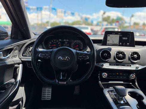 Used 2018 Kia Stinger GT2 RWD image 16