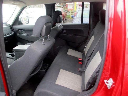 Used 2010 Jeep Liberty Sport w/ Popular Equipment Group image 9