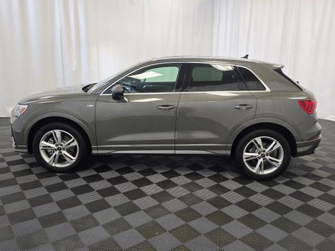 Used 2023 Audi Q3 2.0T Premium Plus w/ Premium Plus Package image 3