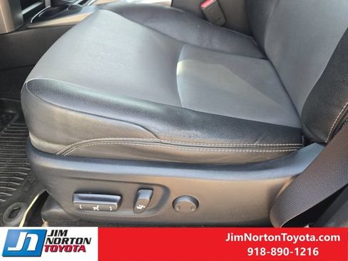 Used 2020 Toyota 4Runner SR5 Premium w/ Moonroof Package AWD/4WD image 26