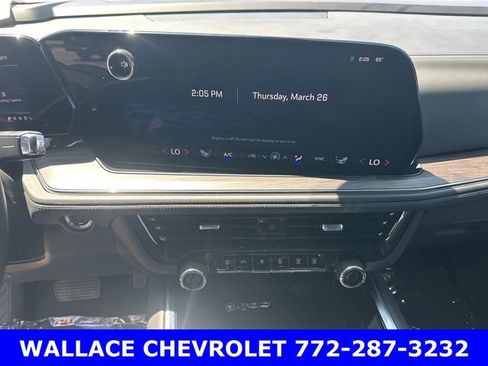 Certified 2025 Chevrolet Suburban Z71 image 23