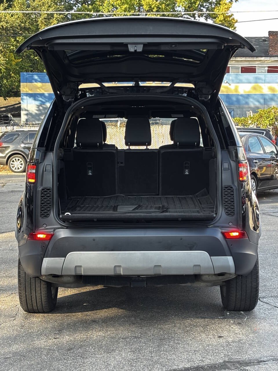 Used 2018 Land Rover Discovery HSE AWD/4WD image 13