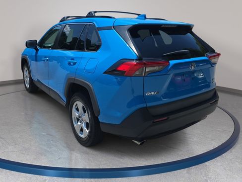 Used 2021 Toyota RAV4 XLE w/ Convenience Package AWD/4WD image 7