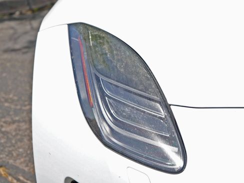 Used 2018 Jaguar F-TYPE Coupe RWD image 3
