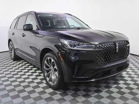 New 2026 Lincoln Aviator AWD w/ Jet Appearance Package image 9