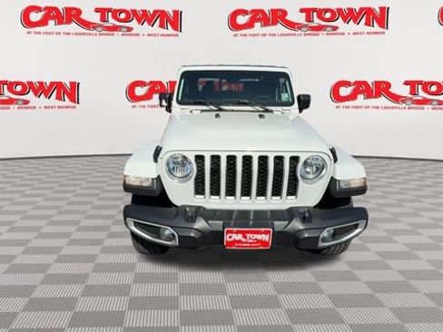 Used 2023 Jeep Gladiator Overland AWD/4WD image 3