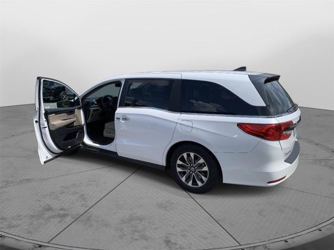 Certified 2024 Honda Odyssey EX-L image 10