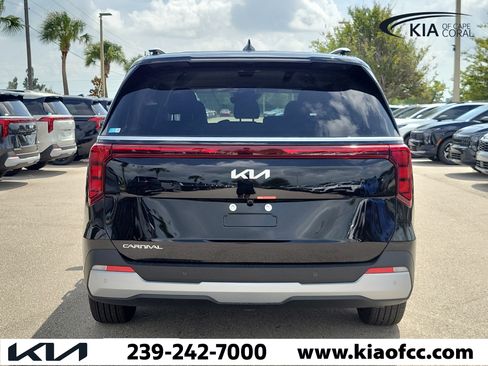New 2026 Kia Carnival EX FWD image 5