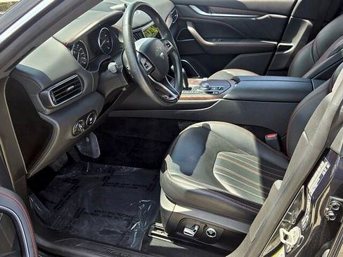 Used 2022 Maserati Levante Modena AWD/4WD image 9