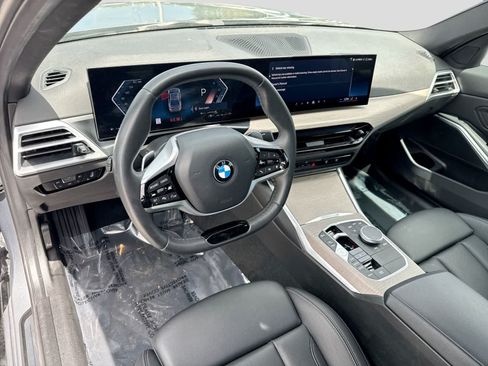 Used 2025 BMW 330i xDrive Sedan AWD/4WD image 10