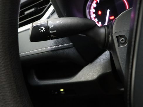 Used 2024 Toyota RAV4 XLE FWD image 25