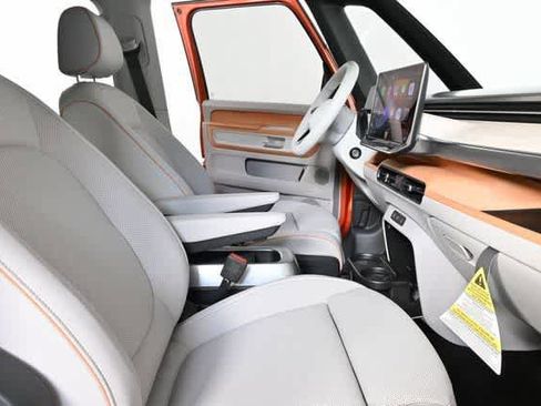 New 2025 Volkswagen ID. Buzz Pro S Plus image 21