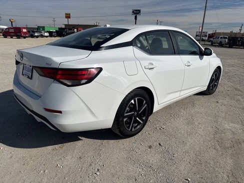Used 2024 Nissan Sentra SV image 5