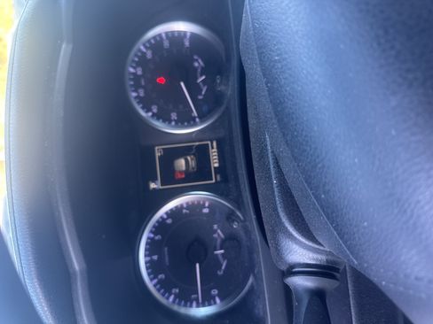 Used 2019 Toyota Highlander LE image 4