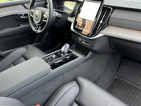 New 2026 Volvo XC90 B6 Ultra w/ Protection Package AWD/4WD image 15