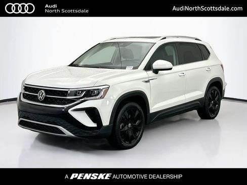 Used 2022 Volkswagen Taos SEL image 1