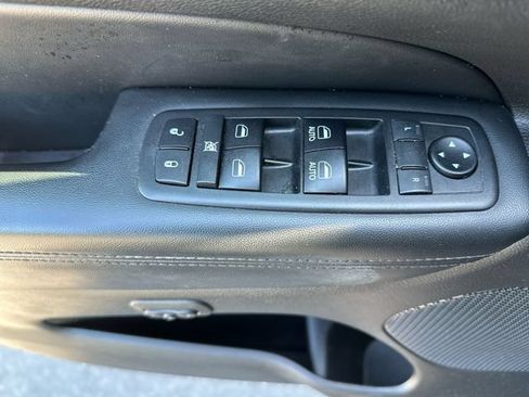 Used 2018 Jeep Grand Cherokee Limited AWD/4WD image 14