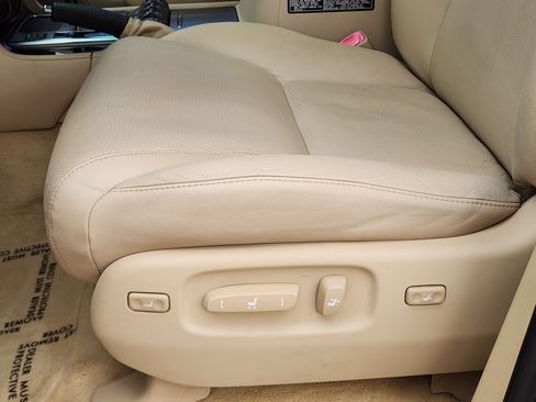 Used 2009 Lexus LX 570 4WD image 32