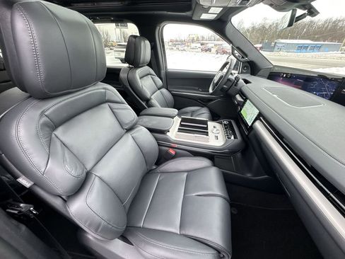 New 2026 Lincoln Navigator L Reserve w/ Jet Appearance Package image 26