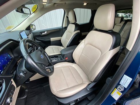 Used 2020 Ford Escape Titanium w/ Titanium Premium Package 2.0 image 21