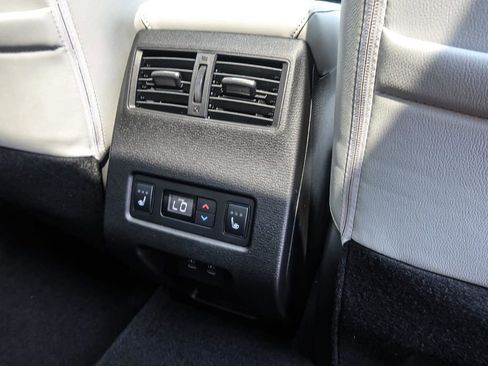 New 2025 Mitsubishi Outlander AWD image 18