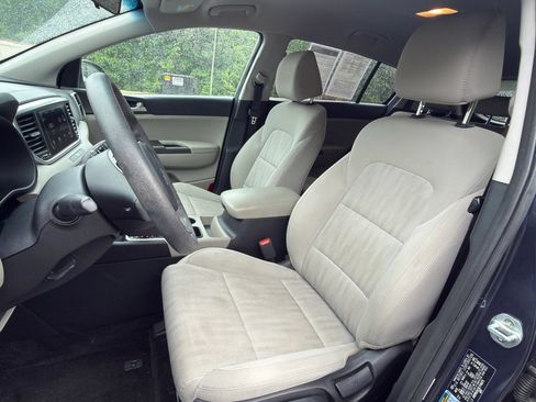 Used 2020 Kia Sportage LX FWD image 2