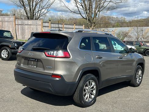 Used 2019 Jeep Cherokee Latitude Plus w/ Comfort/Convenience Group image 4