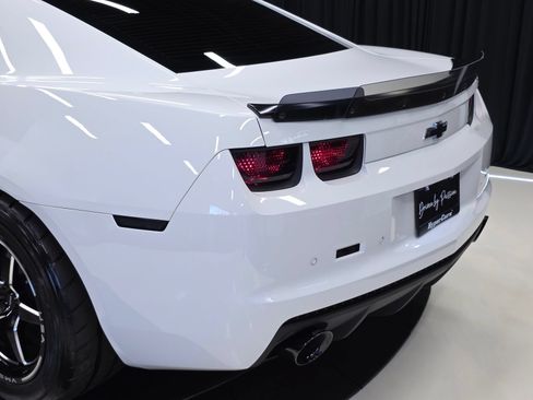 Used 2013 Chevrolet Camaro SS w/ SS Performance Package RWD image 52
