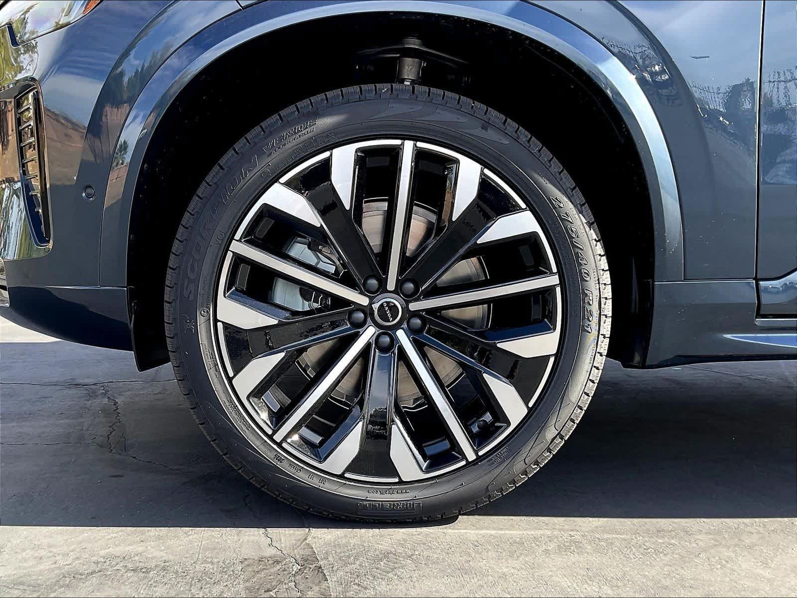 New 2026 Volvo XC90 B6 Ultra w/ Protection Package AWD/4WD image 14