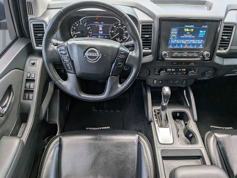 Used 2024 Nissan Frontier SL RWD image 18