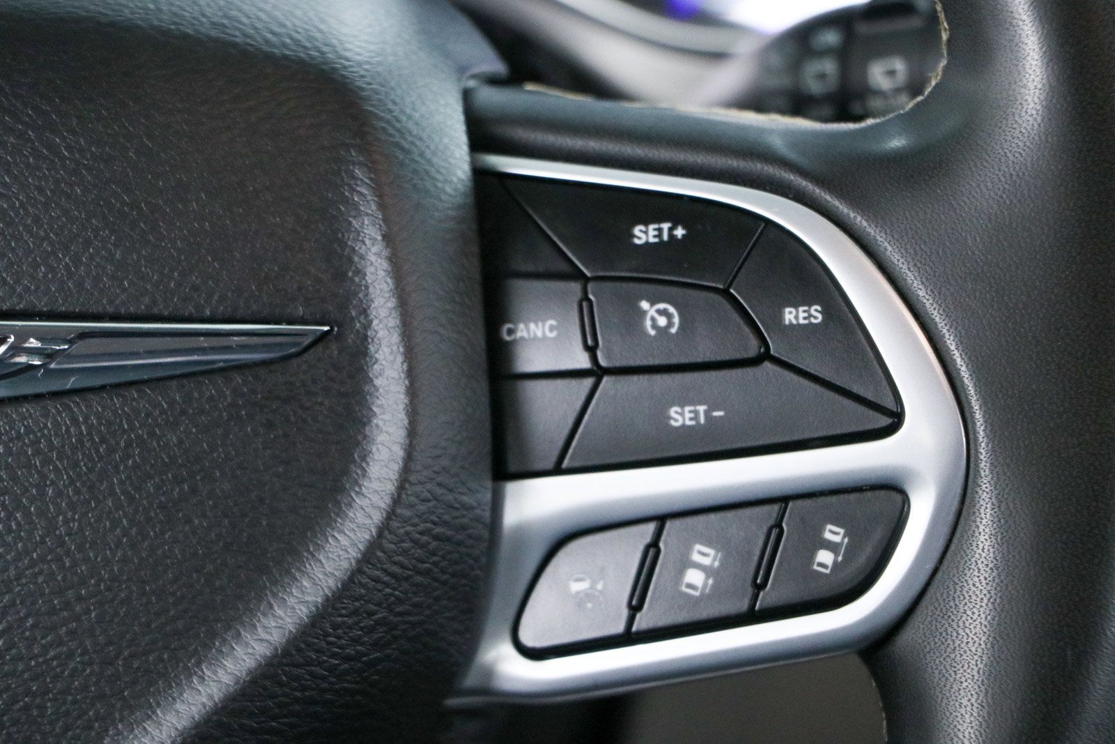 Used 2022 Chrysler Pacifica Touring-L FWD image 14