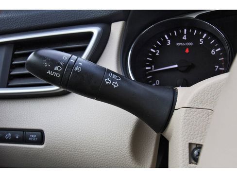 Used 2015 Nissan Rogue SL image 20