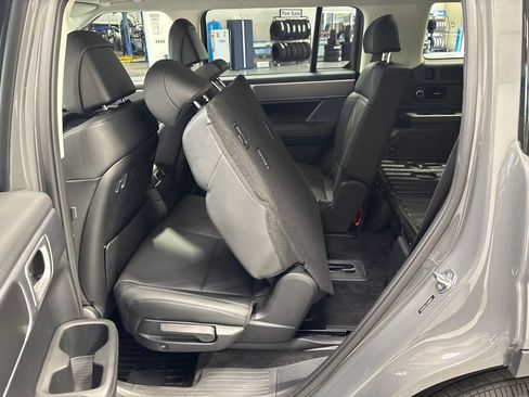 Used 2025 Hyundai Santa Fe SEL AWD/4WD image 35