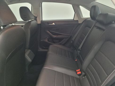 Used 2021 Volkswagen Jetta SE FWD image 18