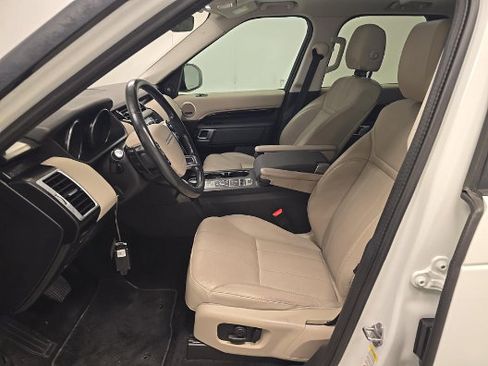 Used 2019 Land Rover Discovery SE AWD/4WD image 4