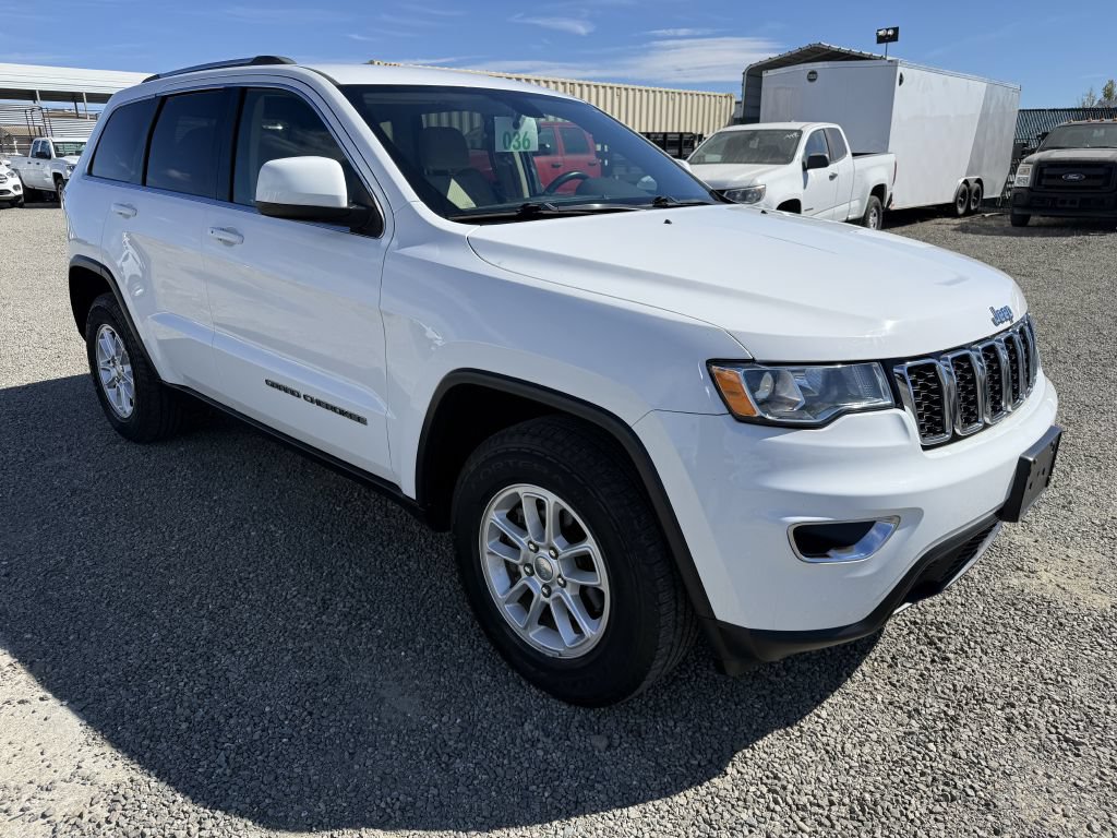Used 2018 Jeep Grand Cherokee Laredo RWD image 4