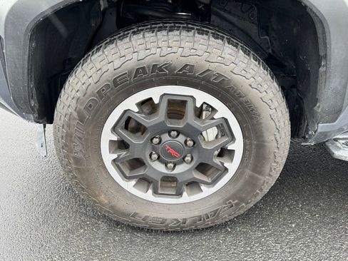 Used 2025 Toyota 4Runner TRD Off-Road AWD/4WD image 10