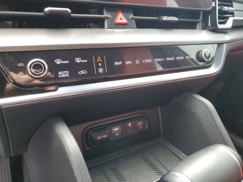 Certified 2024 Kia Sportage SX image 23