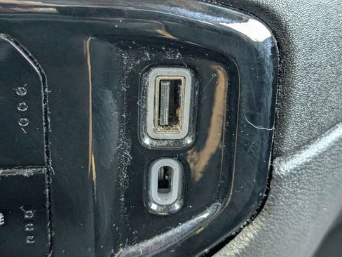 Used 2022 GMC Sierra 1500 Elevation image 25