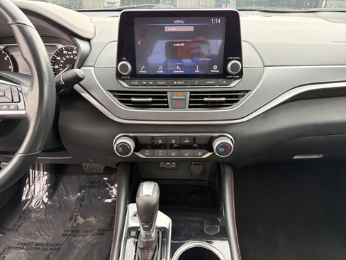 Used 2024 Nissan Altima 2.5 SR FWD image 19