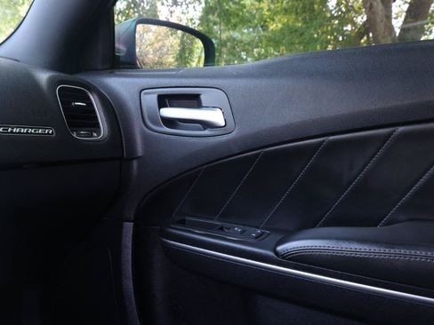 Used 2015 Dodge Charger R/T Scat Pack w/ Beats Audio Group RWD image 15